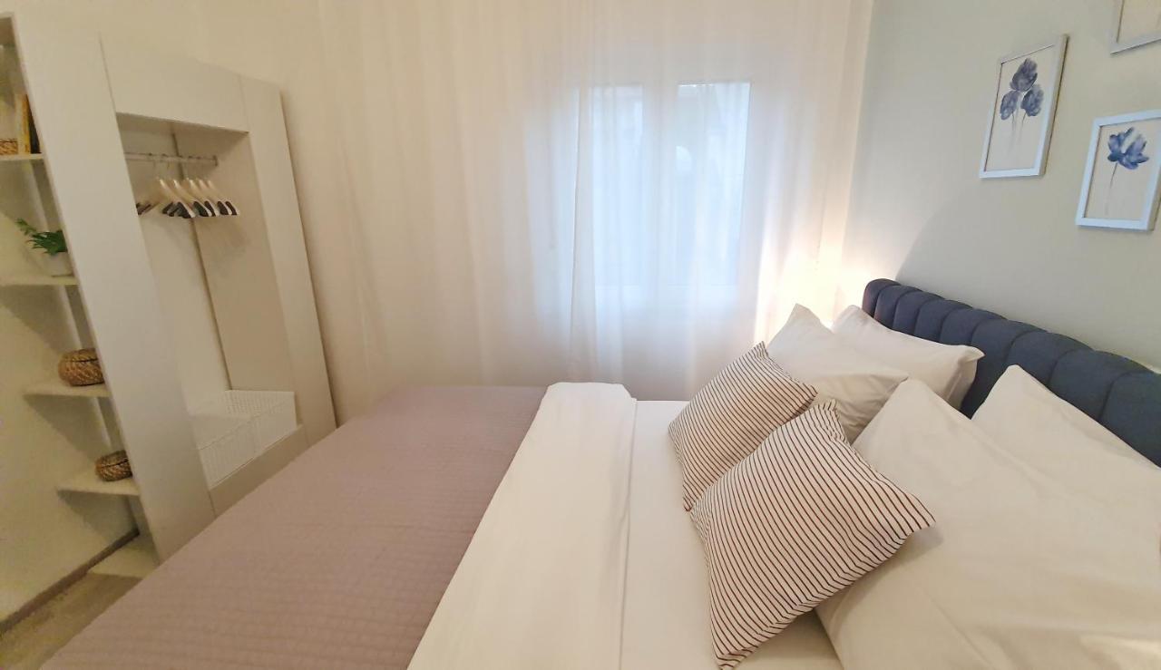 Seaview Apartment With Balcony And Terrace Barac 茨里克韦尼察 外观 照片