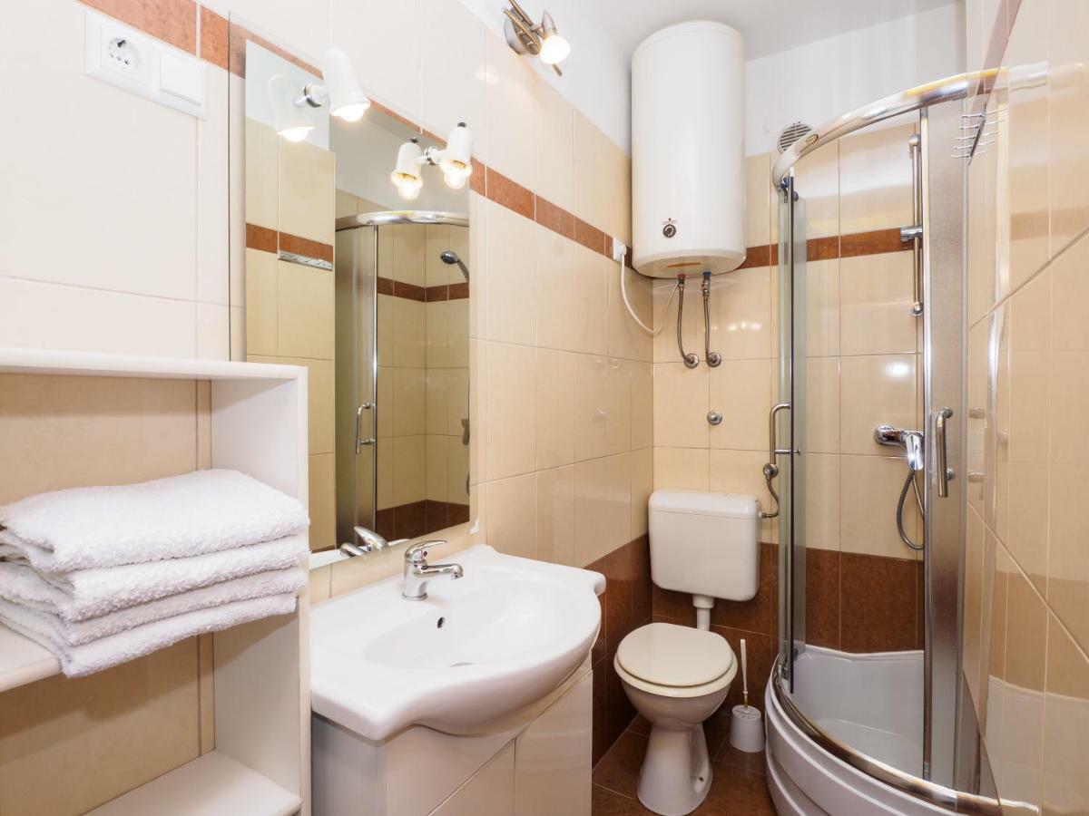 Seaview Apartment With Balcony And Terrace Barac 茨里克韦尼察 外观 照片